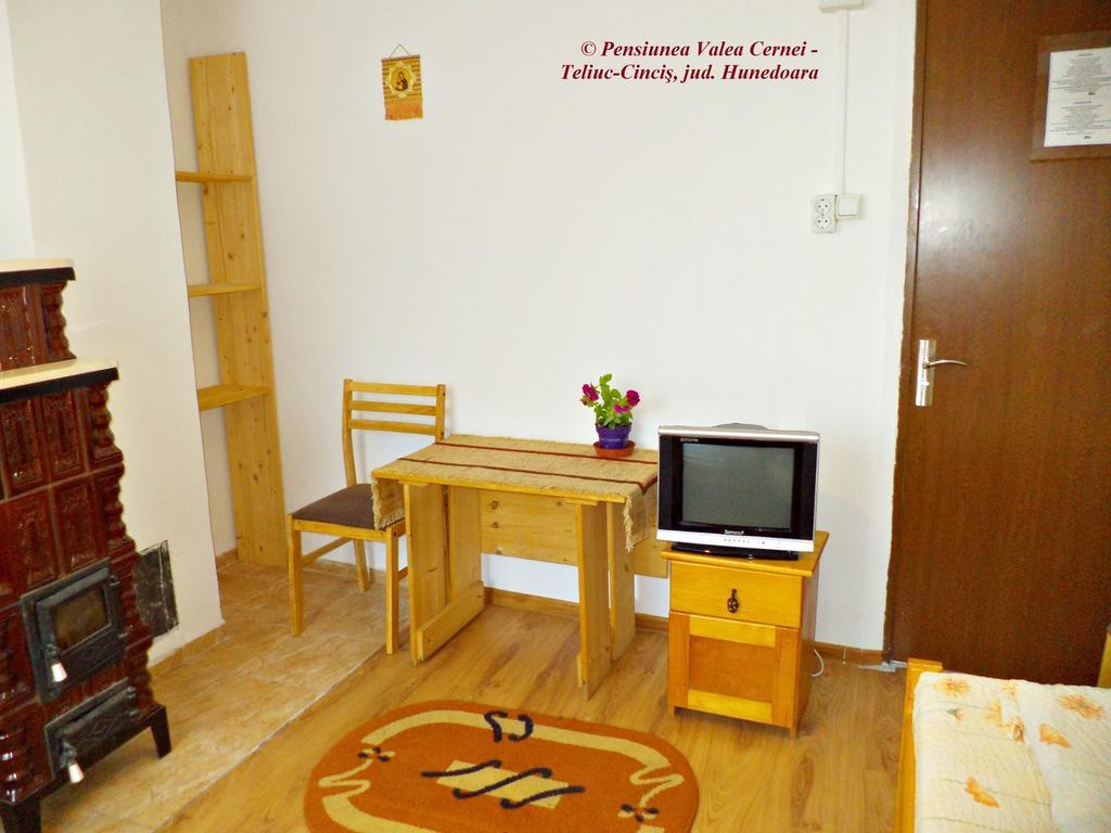 Pensiunea Valea Cernei Teliucu Inferior 部屋 写真